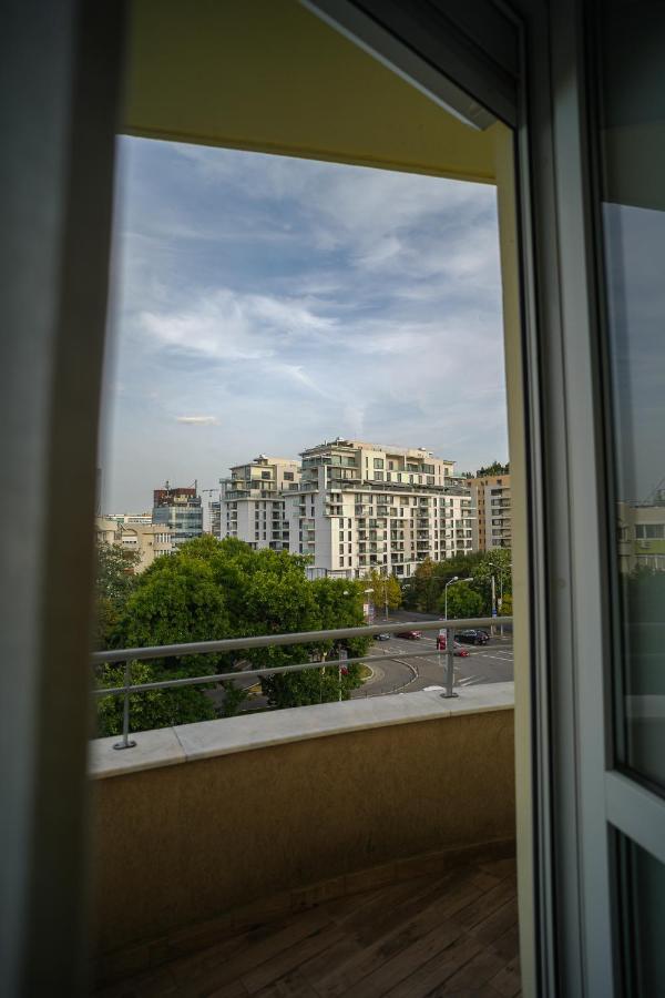 Penthouse With Huge Rooftop & Amazing City View ブカレスト エクステリア 写真